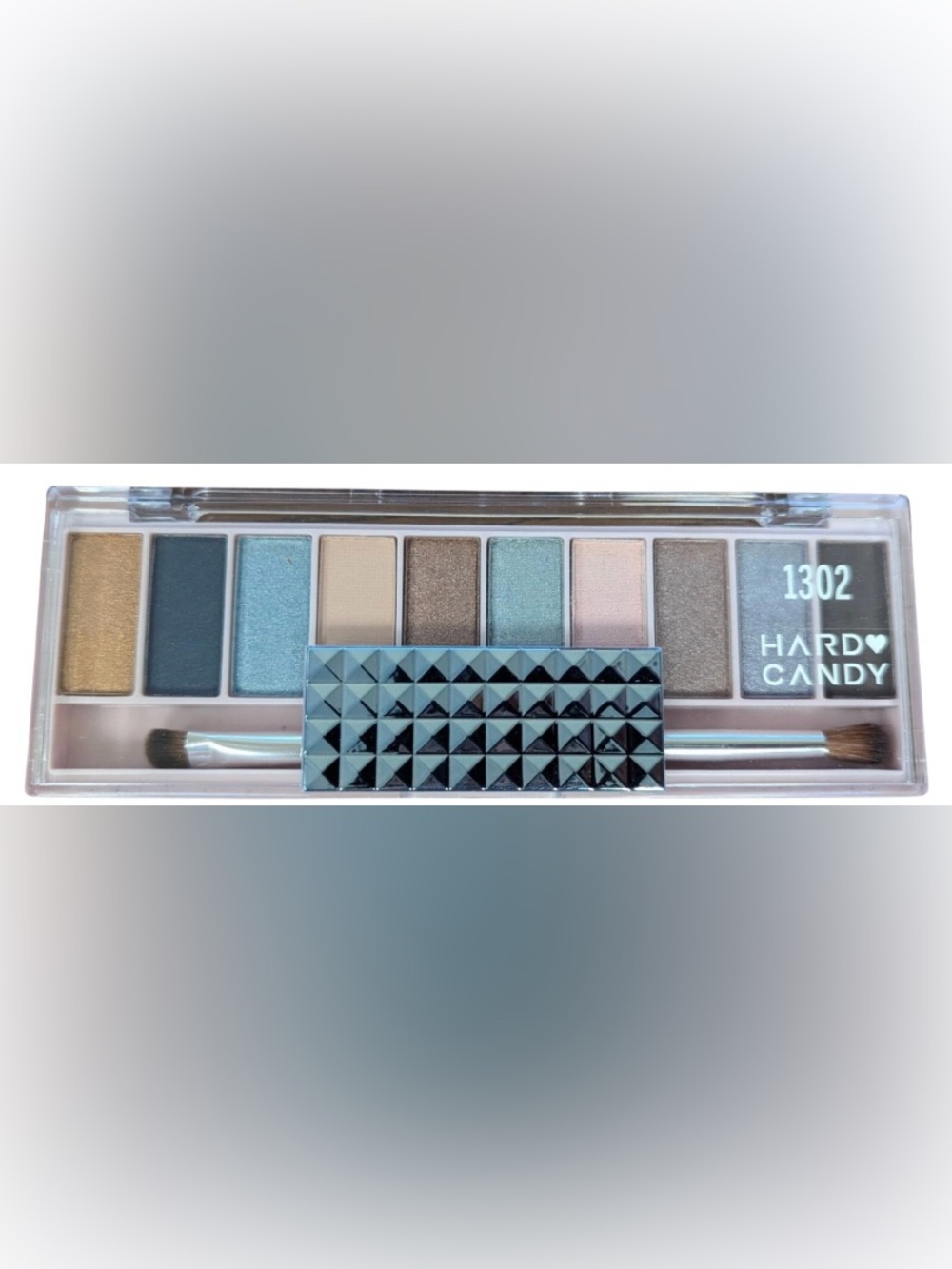 Hard Candy Eyeshadow Palette 1302  Rich & Famous